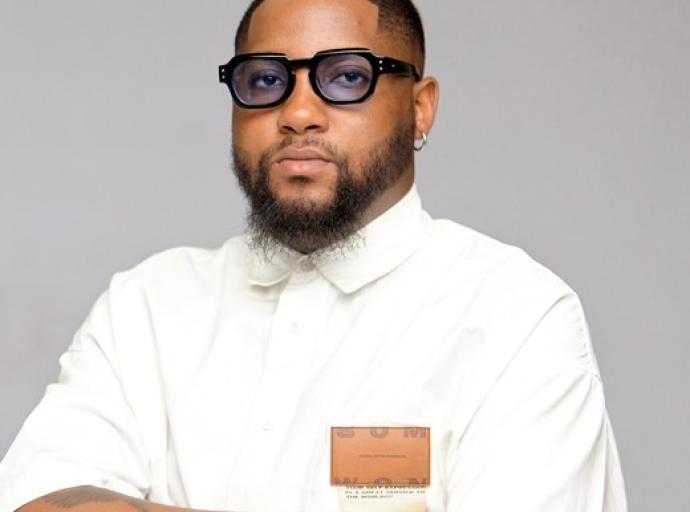 Midnight Grooves: Justice Lekoeneha Spins Sound Into Experience